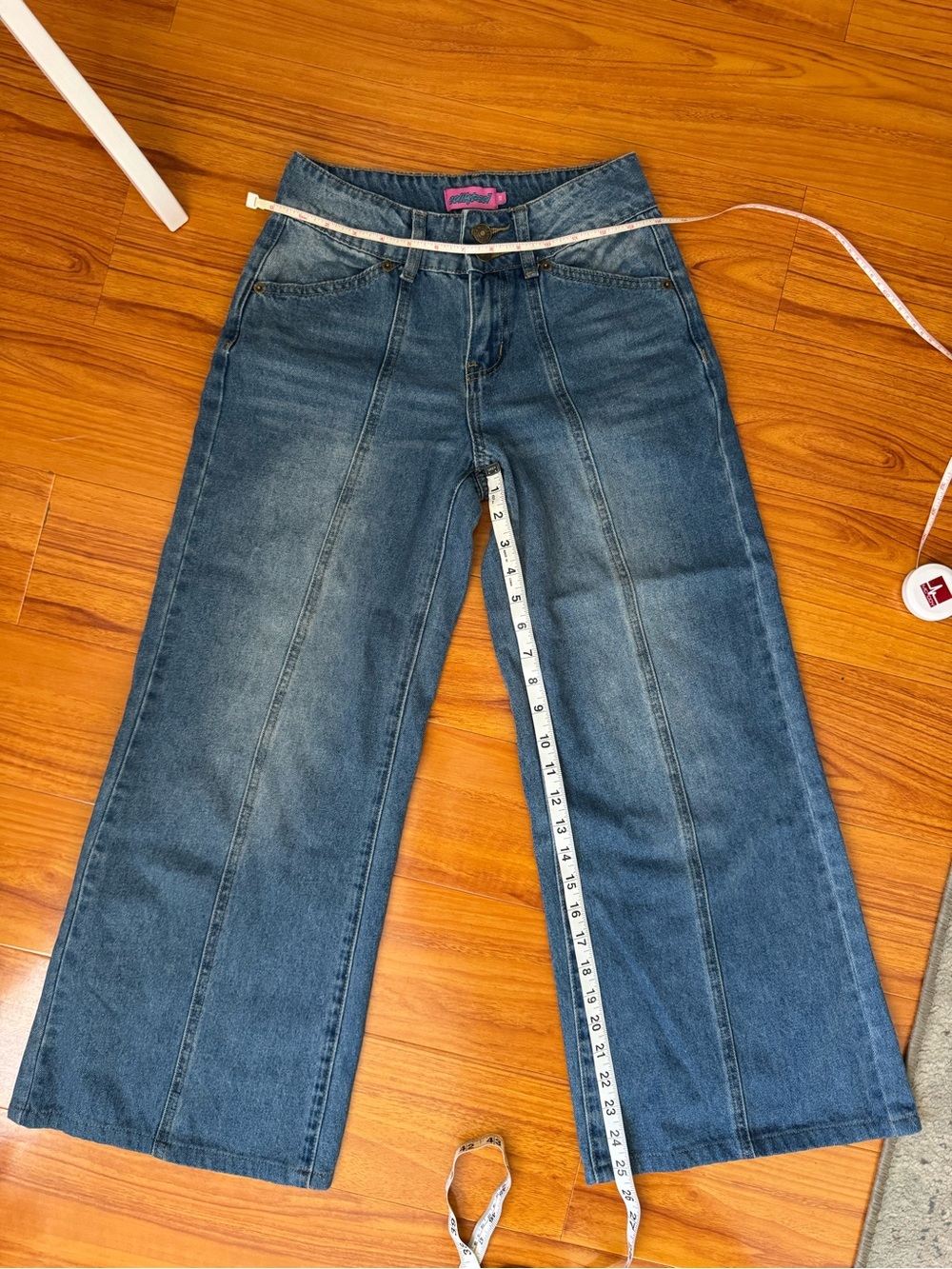 Edikted Wide-Leg Jeans in Medium Blue Wash